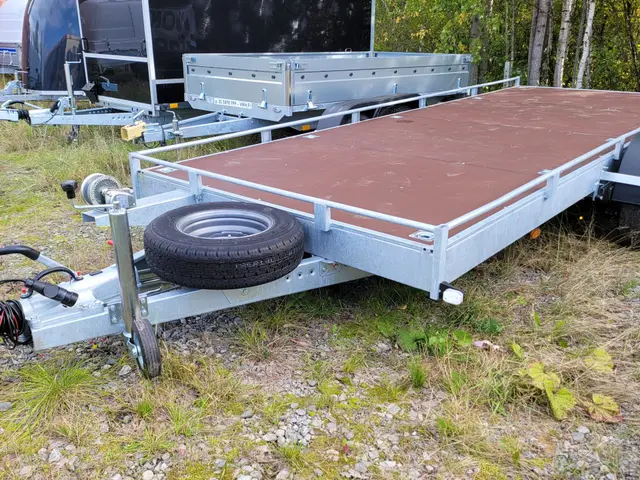 Autotraileri Boro Atlas 3500kg, vm -21 – Pirkkala