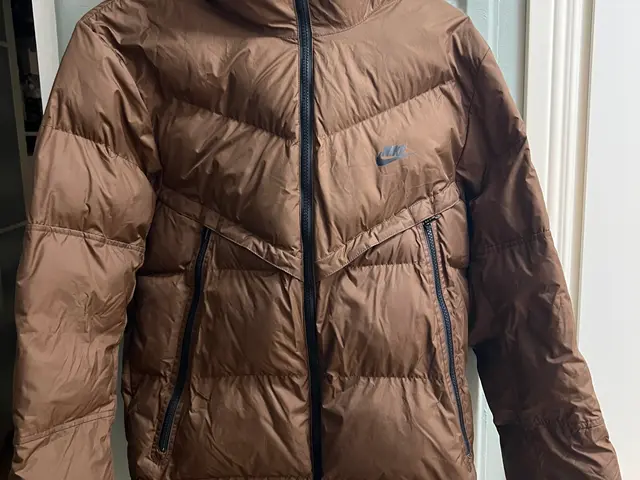 Nike Stormfit toppatakki S – Pirkkala