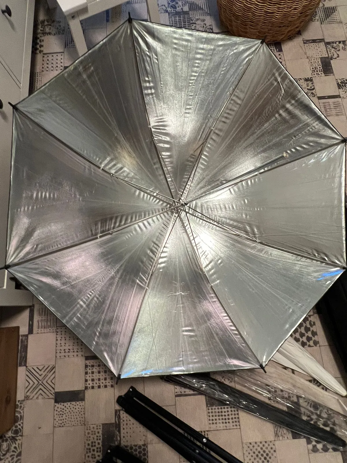 Elinchrom jalustasetti 2 x 30101 + laukku + 2 kpl mustia hopeaheijastimia + 2 kpl valkoisia läpiammu, kuva 4